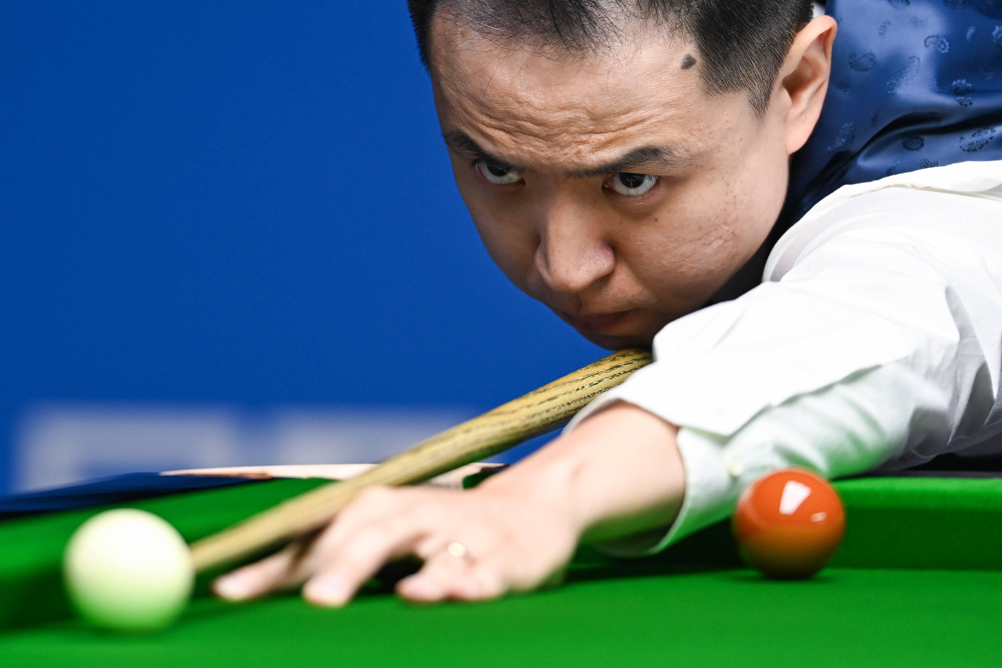 语言往往比 语言往往比