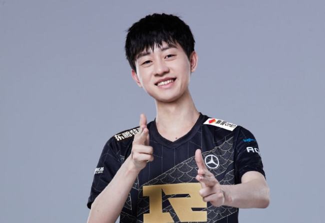 凭借个人超 凭借个人超