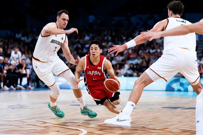 英超｜枪手气势正盛 红魔自求多福